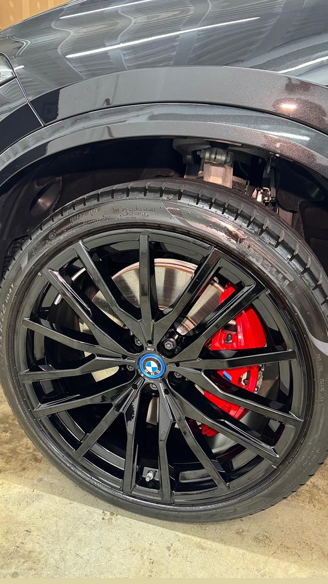 Jante brillante et rénovée après un soin complet signé Badri Detailing